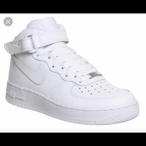 WHITE NIKE airforces 1 size 6